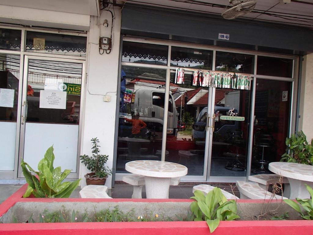 Little Austria Tams Guesthouse Chaweng  Exterior photo